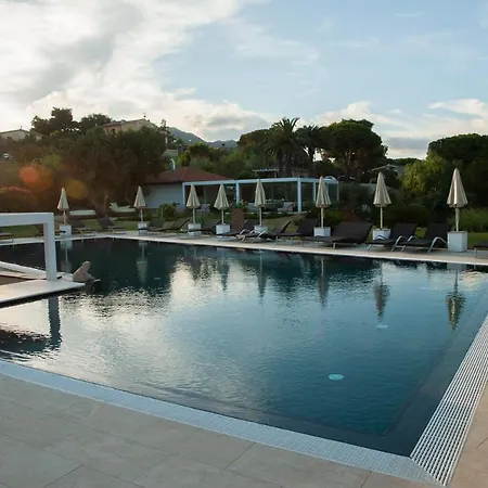 Capo Bianco Aparthotel 4*